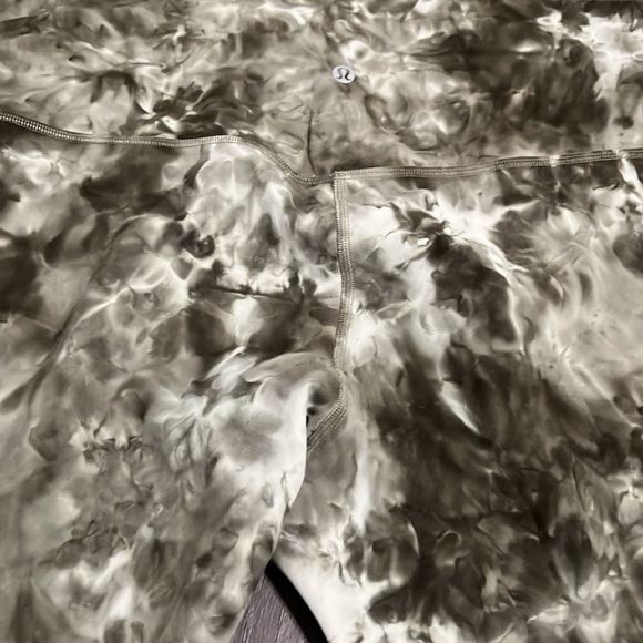 Lululemon Align Pant 25” Diamond Dye
Diamond Dye Light Sage Army Green Size 16 - Picture 7 of 7